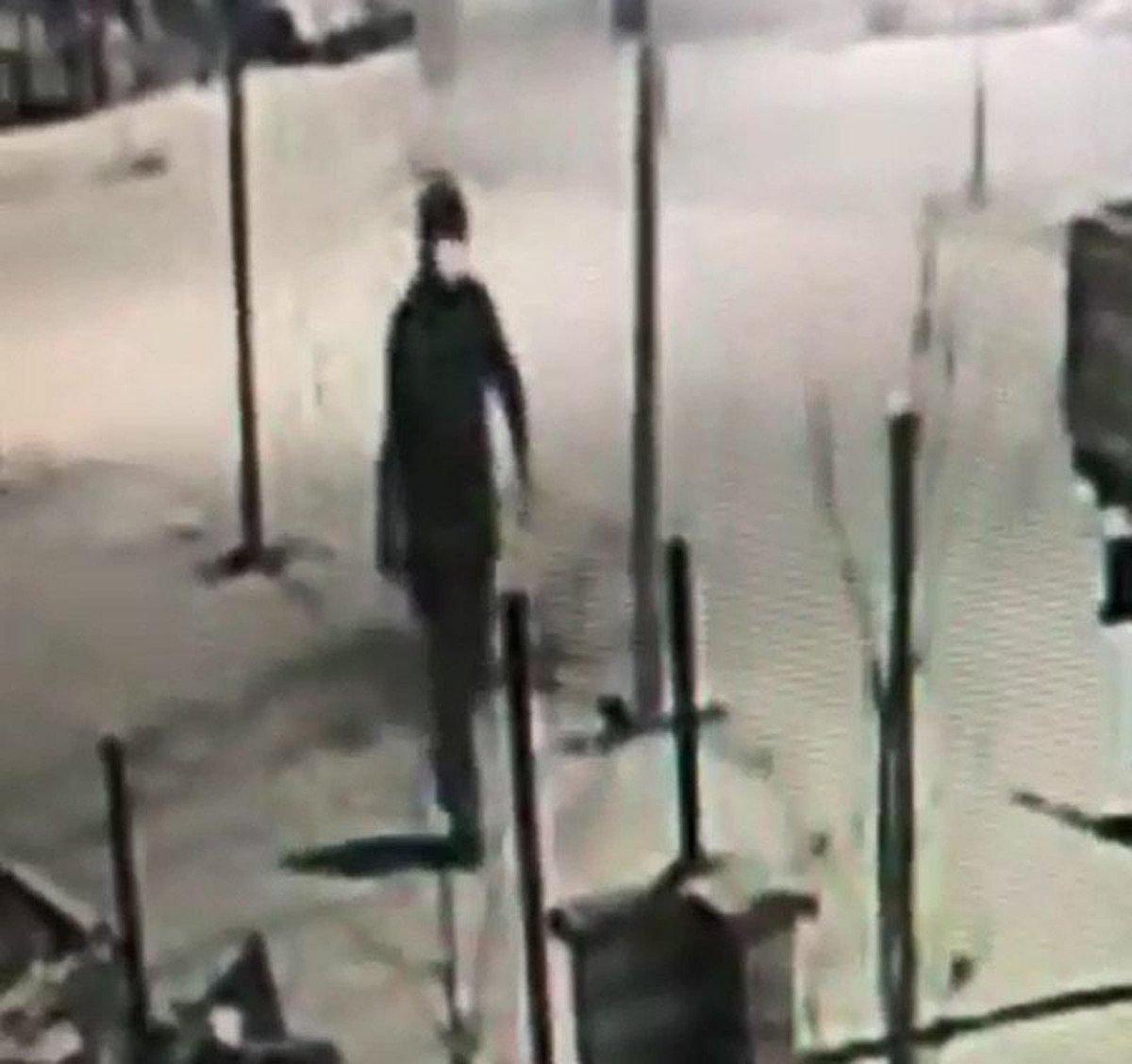 Denizli’de kadın kıyafeti giyip, eşinin otomobilini kundakladı