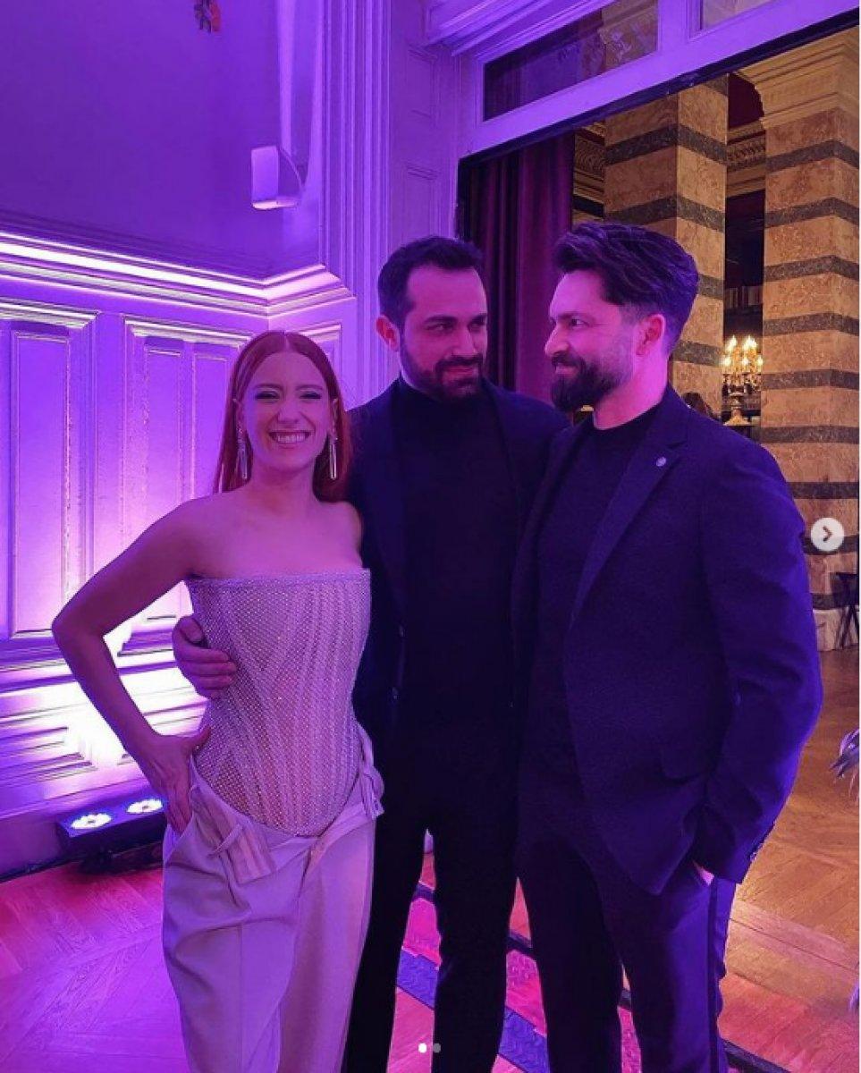 Hazal Kaya, fermuarı açık bıraktı