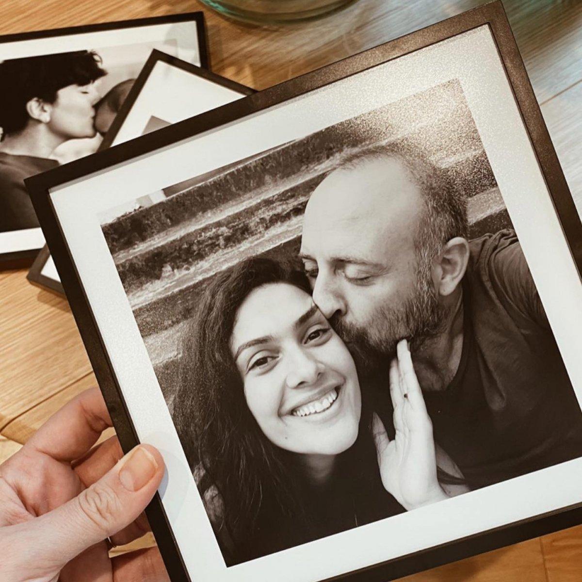 Bergüzar Korel ile Halit Ergenç Londra'daki evlerini paylaştı