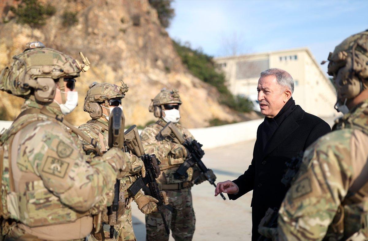 Hulusi Akar: İki nakliye uçağımız Ukrayna'da bekliyor