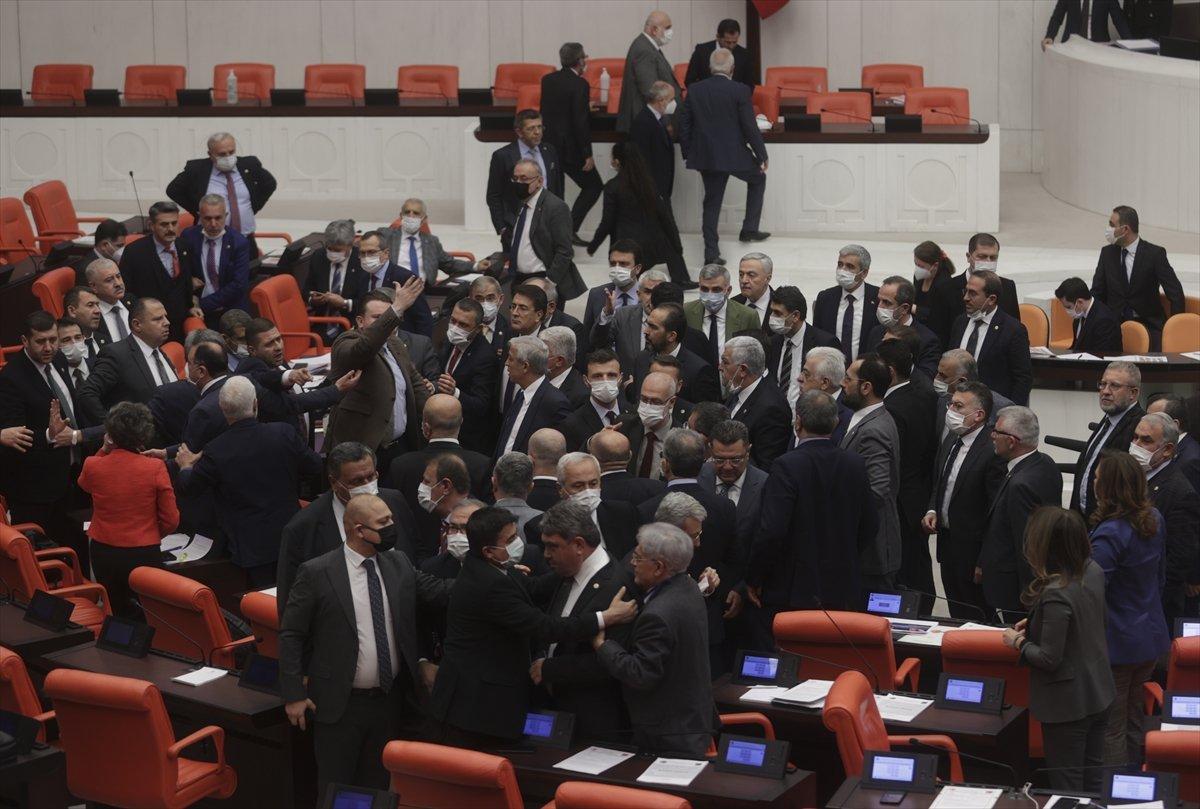 TBMM Genel Kurulu’nda kavga çıktı