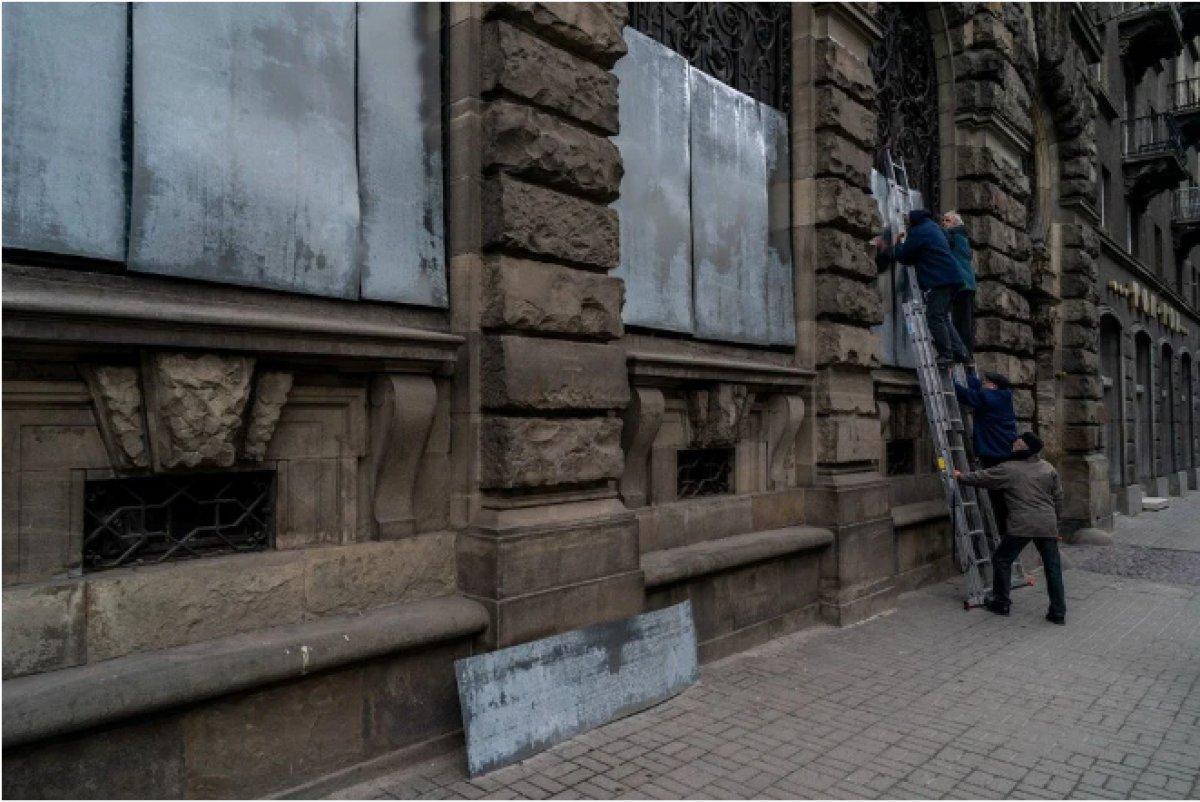 Ukrayna'nın önemli müzelerinden olan Lviv Müzesi'ne koruma önlemi