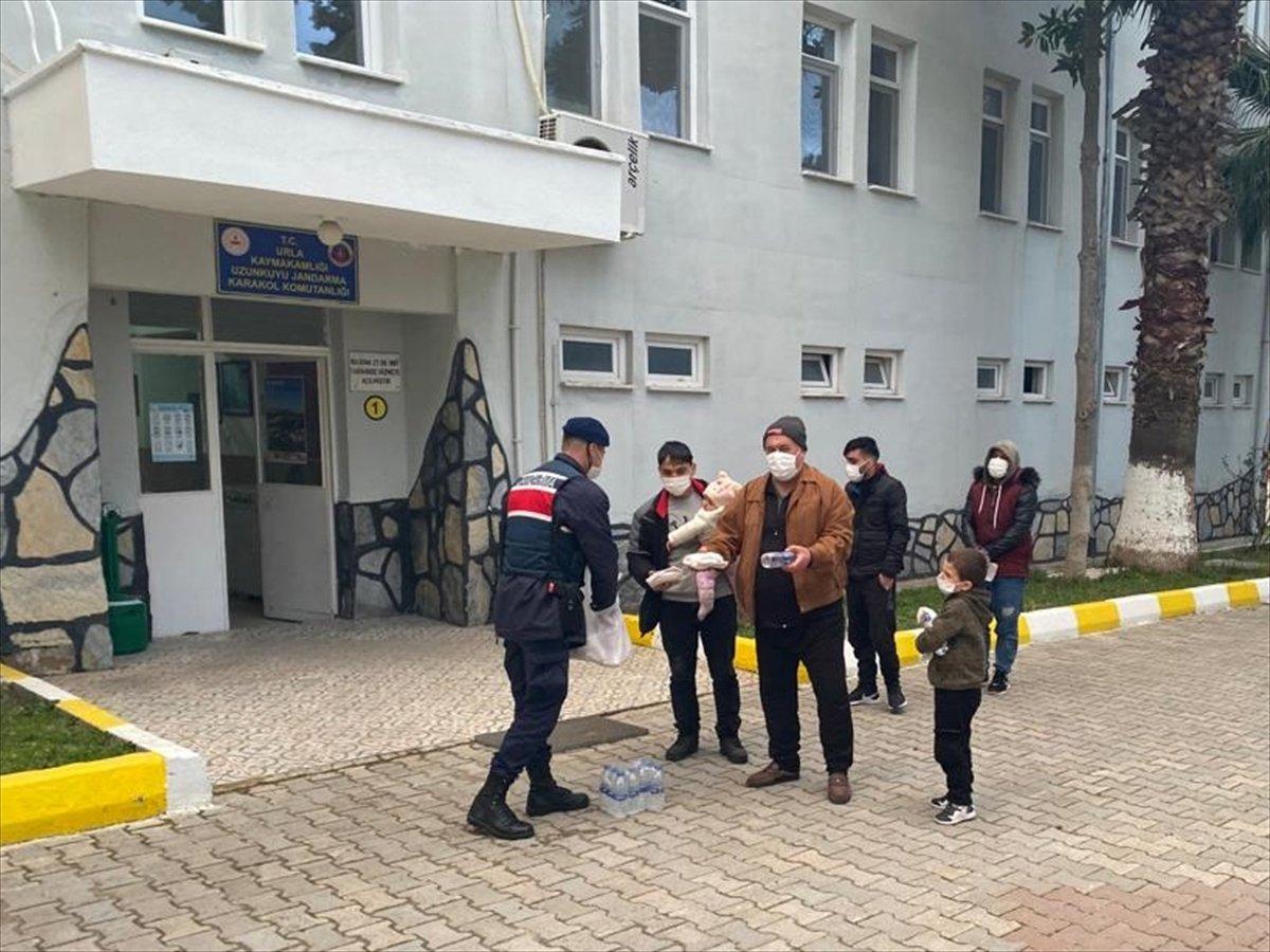 İzmir'de 152 düzensiz göçmen yakalandı