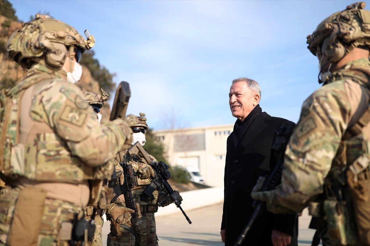 Hulusi Akar: İki nakliye uçağımız Ukrayna'da bekliyor