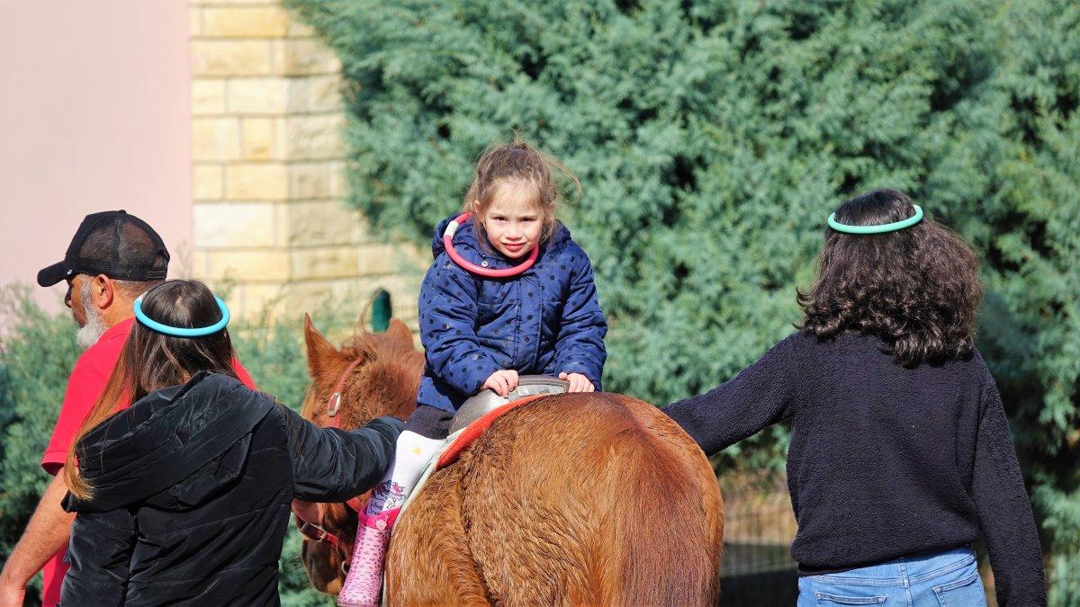 Otizmli kızından anne kelimesini duymak için Almanya'dan Kocaeli'ye geldi