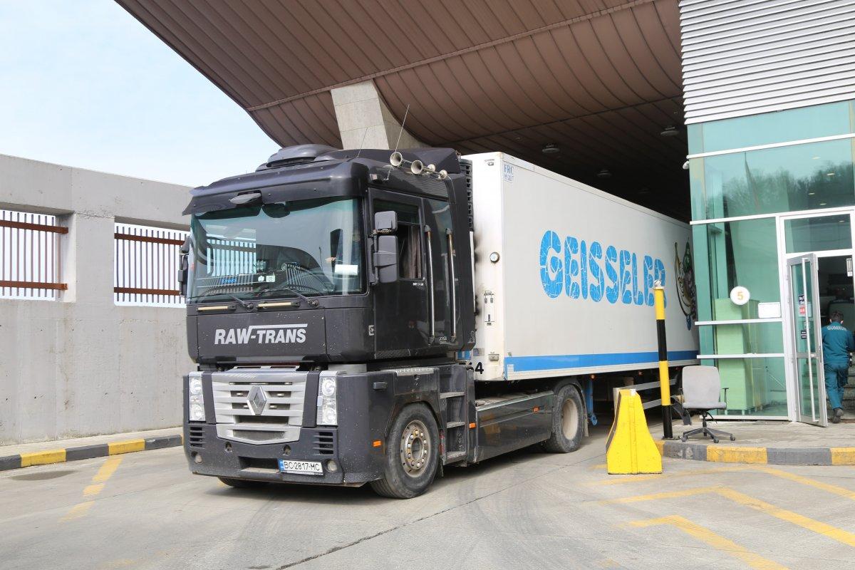 İran’a alınmayan Ukrayna tırları, Sarp Sınır Kapısı’nda yoğunluğa neden oldu