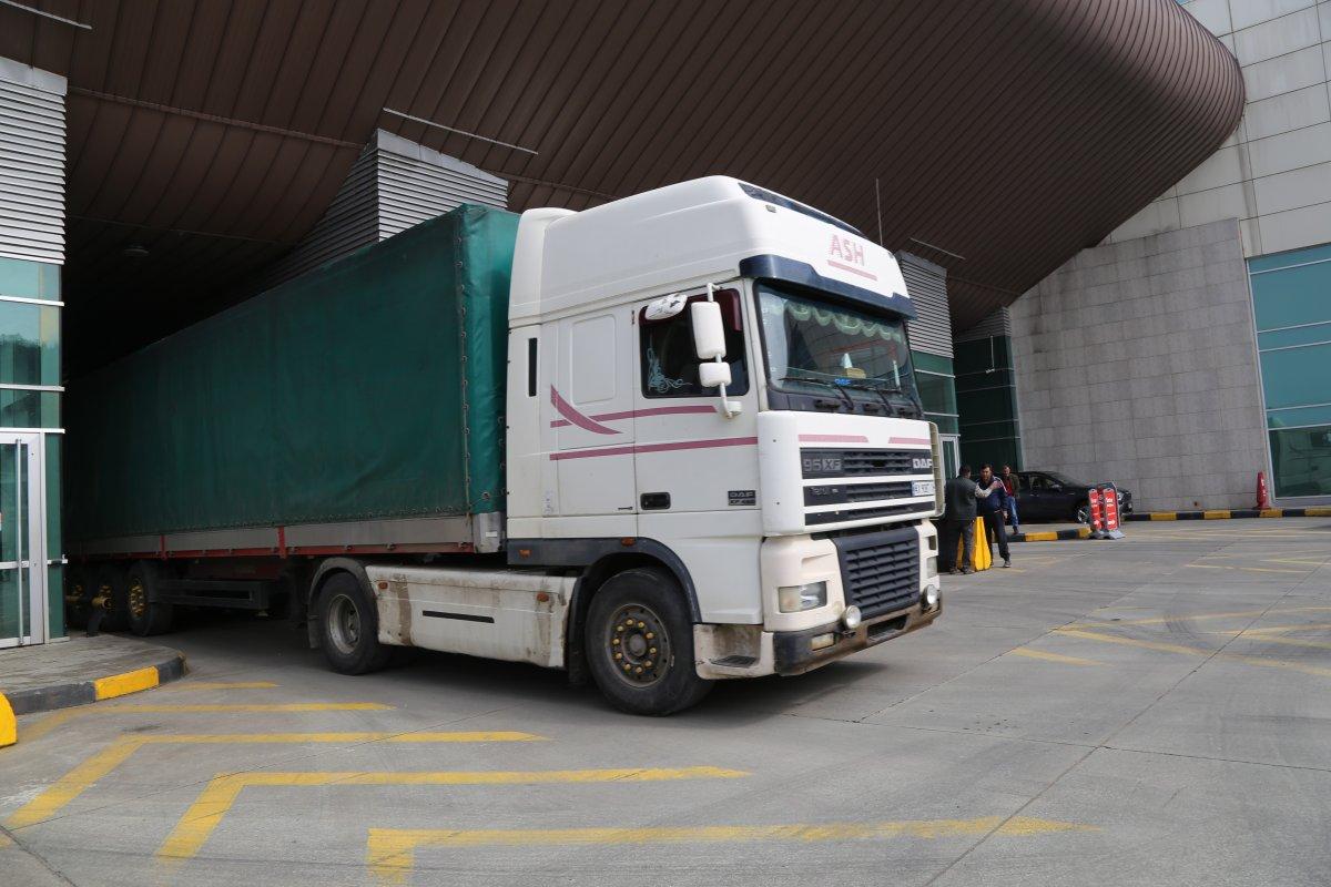 İran’a alınmayan Ukrayna tırları, Sarp Sınır Kapısı’nda yoğunluğa neden oldu