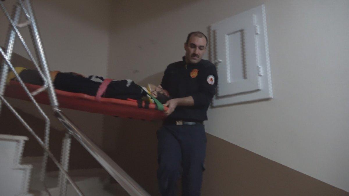 Samsun'da 4'üncü kattan 1'inci kat balkonuna düşen şahıs ağır yaralandı
