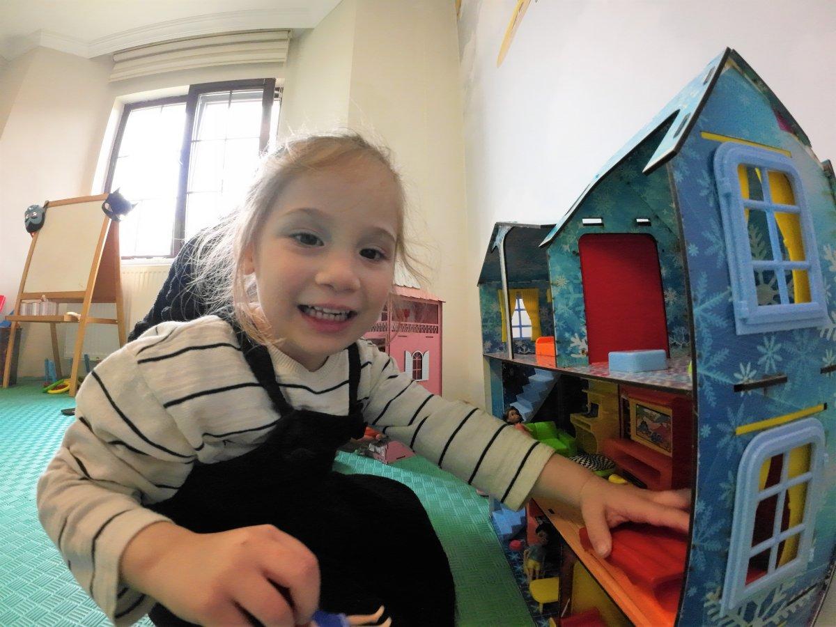 Otizmli kızından anne kelimesini duymak için Almanya'dan Kocaeli'ye geldi