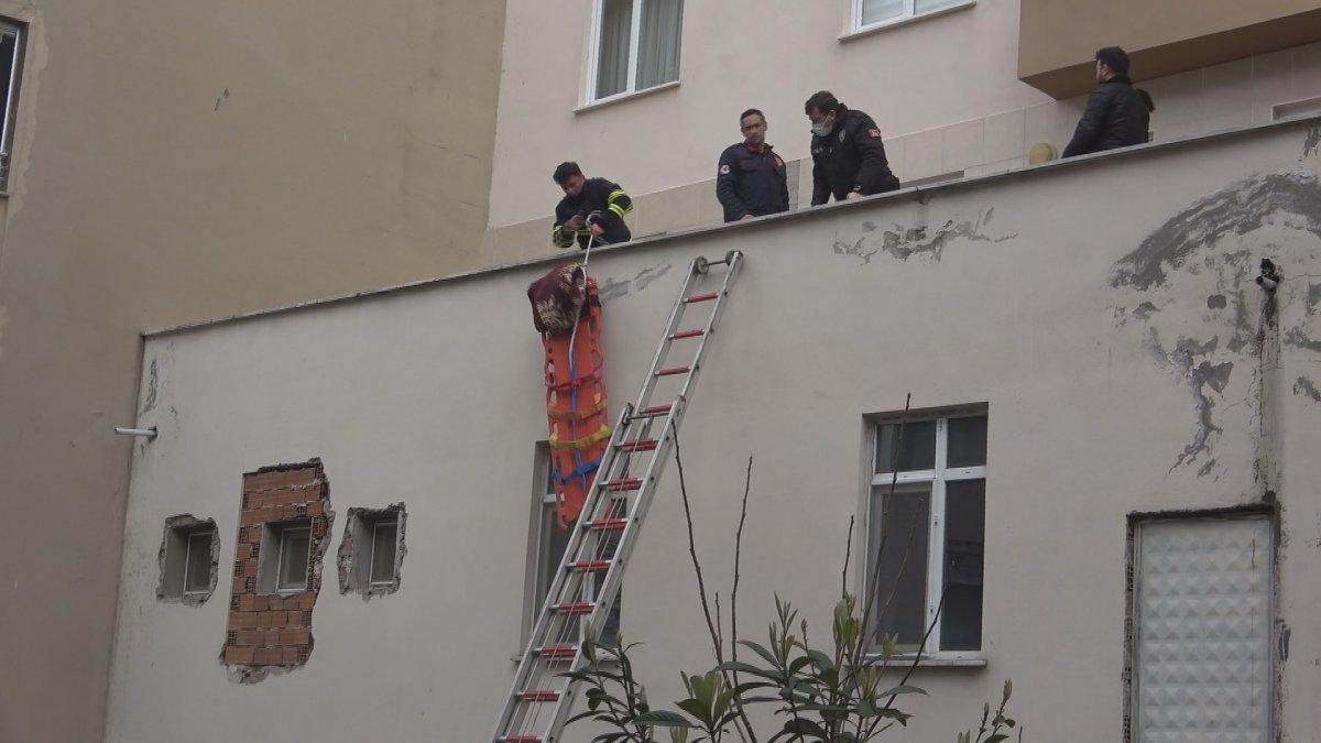 Samsun'da 4'üncü kattan 1'inci kat balkonuna düşen şahıs ağır yaralandı