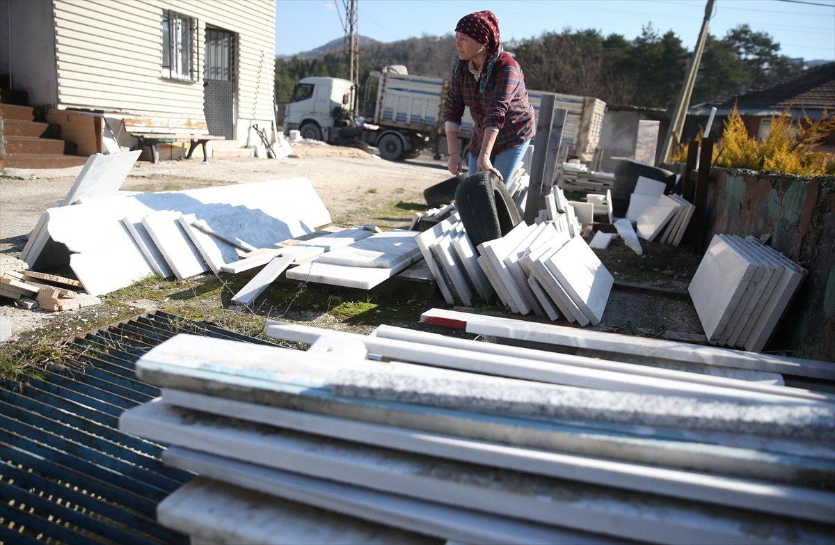 Düzce'de 20 yıldır atölye işleten kadın mermer ustası oldu