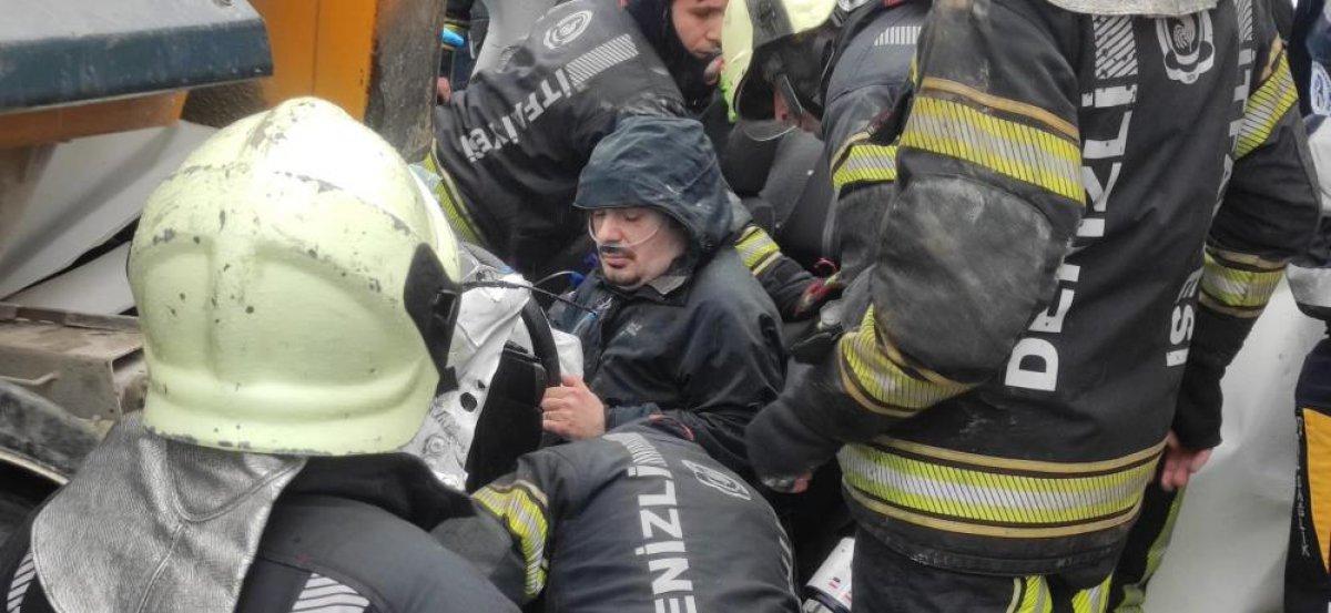 Denizli'de tırların arasında kalıp öldüğü sanılan sürücü sağ çıkartıldı