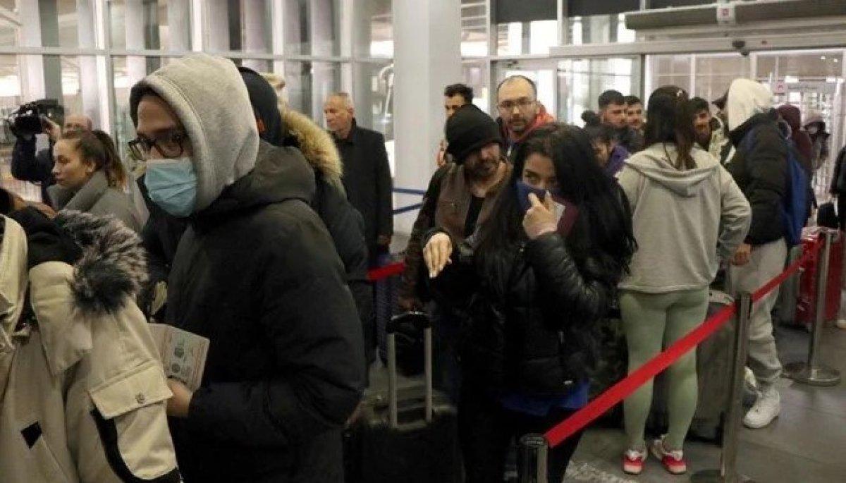 Ukrayna'dan tahliye edilen Türklerin sayısı 13 bini aştı