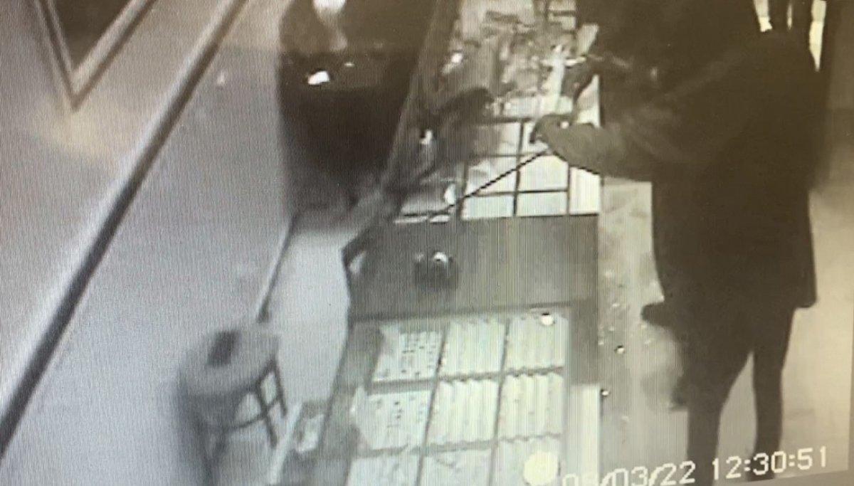 Kağıthane'deki kuyumcuda silahlı soygun