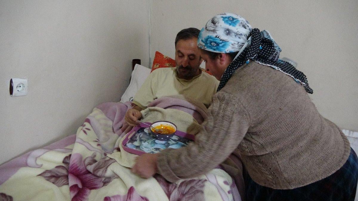 Hakkari’de, sekel hastası eşine 3 yıl boyunca gözü gibi baktı