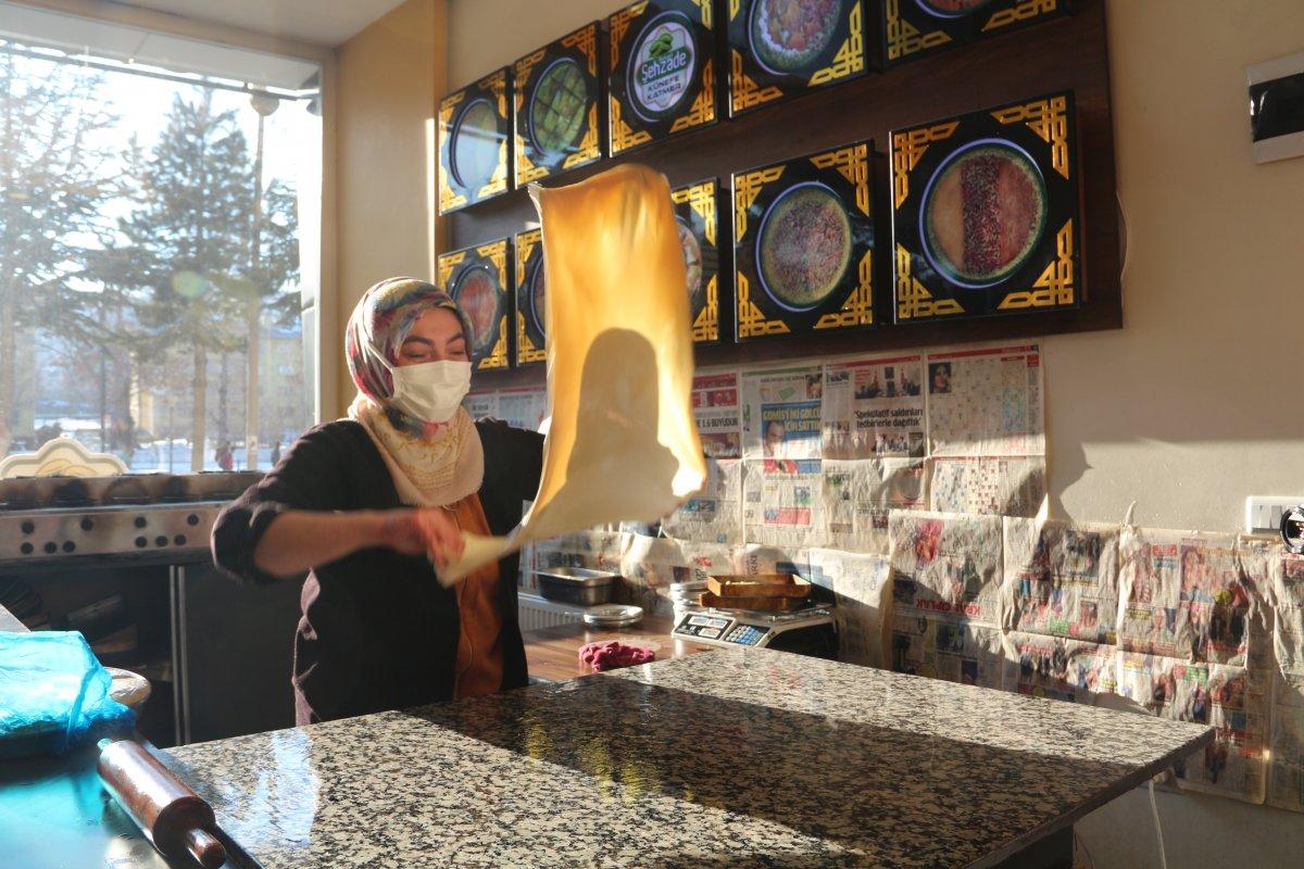 Bitlisli künefe ustası kadının büyük başarısı