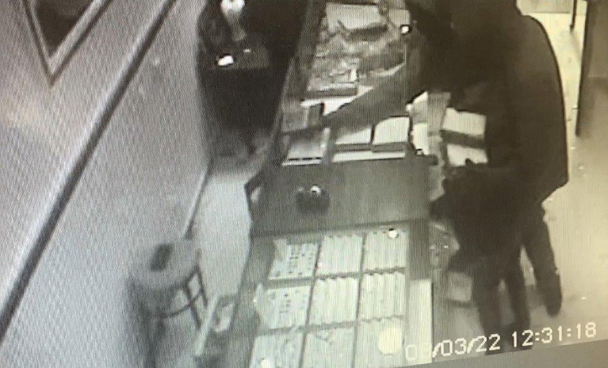 Kağıthane'deki kuyumcuda silahlı soygun