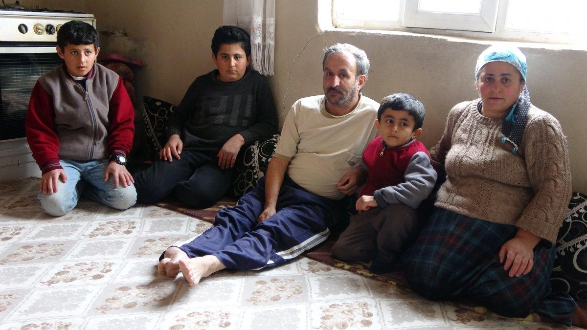 Hakkari’de, sekel hastası eşine 3 yıl boyunca gözü gibi baktı