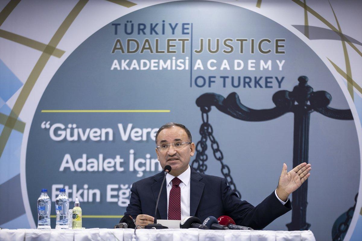 Adalet Bakanı Bekir Bozdağ: Ücretsiz avukat görevlendirilecek