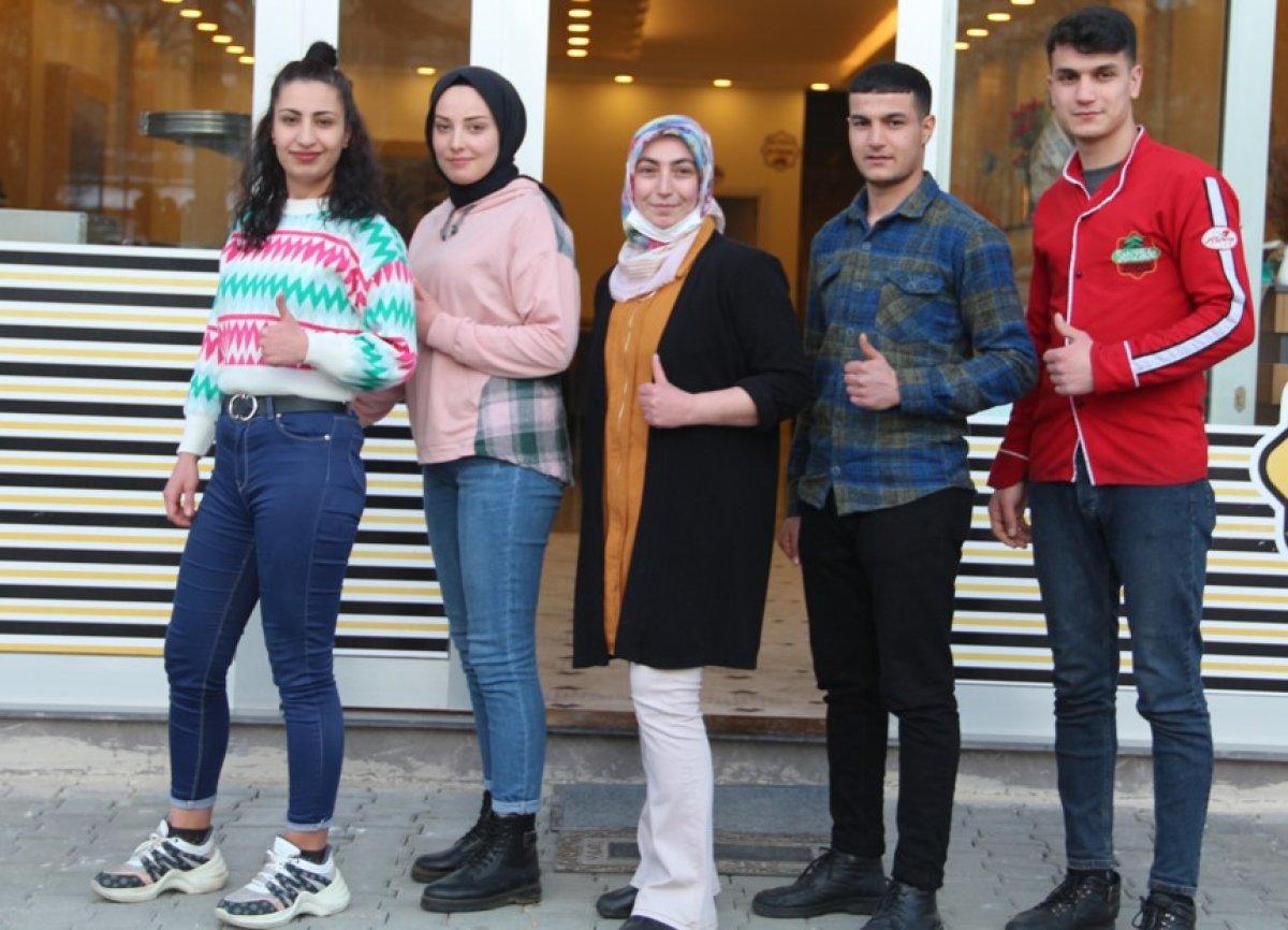 Bitlisli künefe ustası kadının büyük başarısı