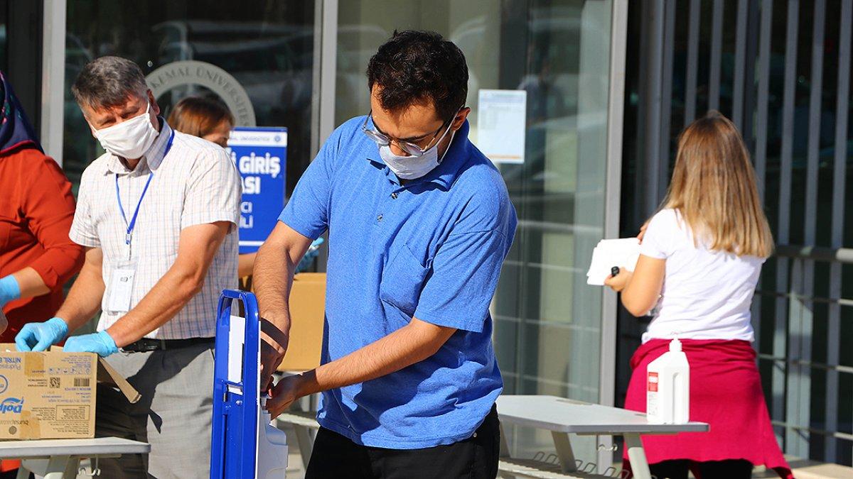 Koronavirüs testi pozitif olanlar, sonuç raporuyla sınava girebilecek