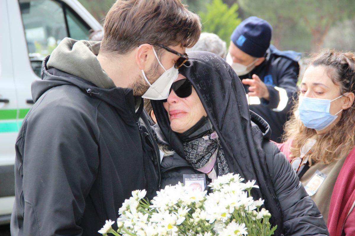 Seray Sever’den babasına acı veda