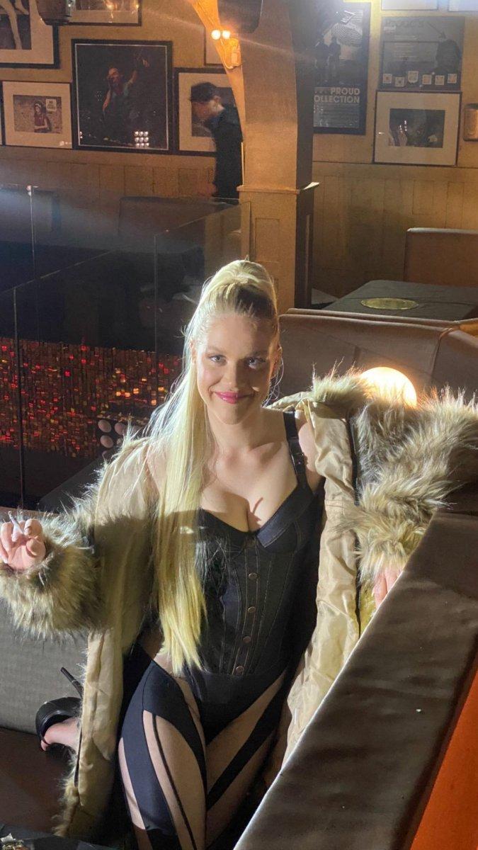 Aleyna Tilki, iç çamaşırlı pozunu paylaştı