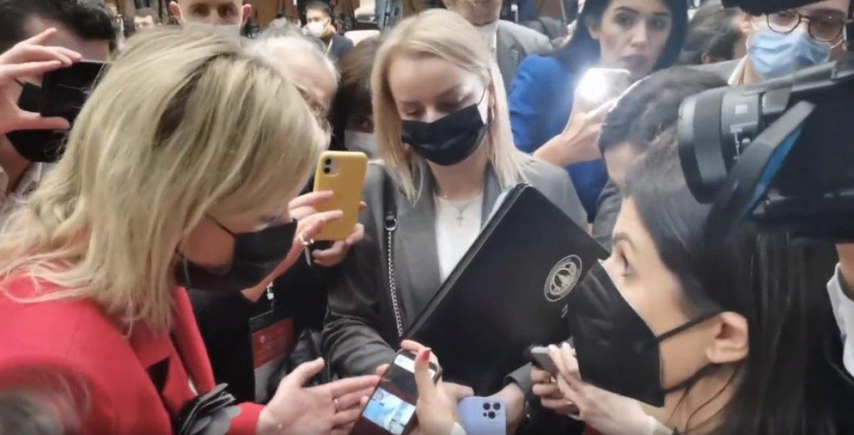 Antalya'da Rus Sözcü Zaharova ile CNN muhabiri arasında tartışma