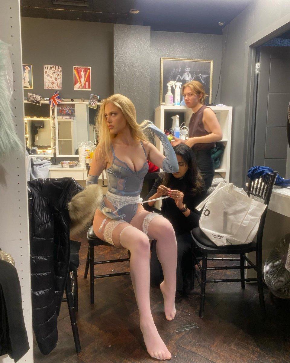 Aleyna Tilki, iç çamaşırlı pozunu paylaştı