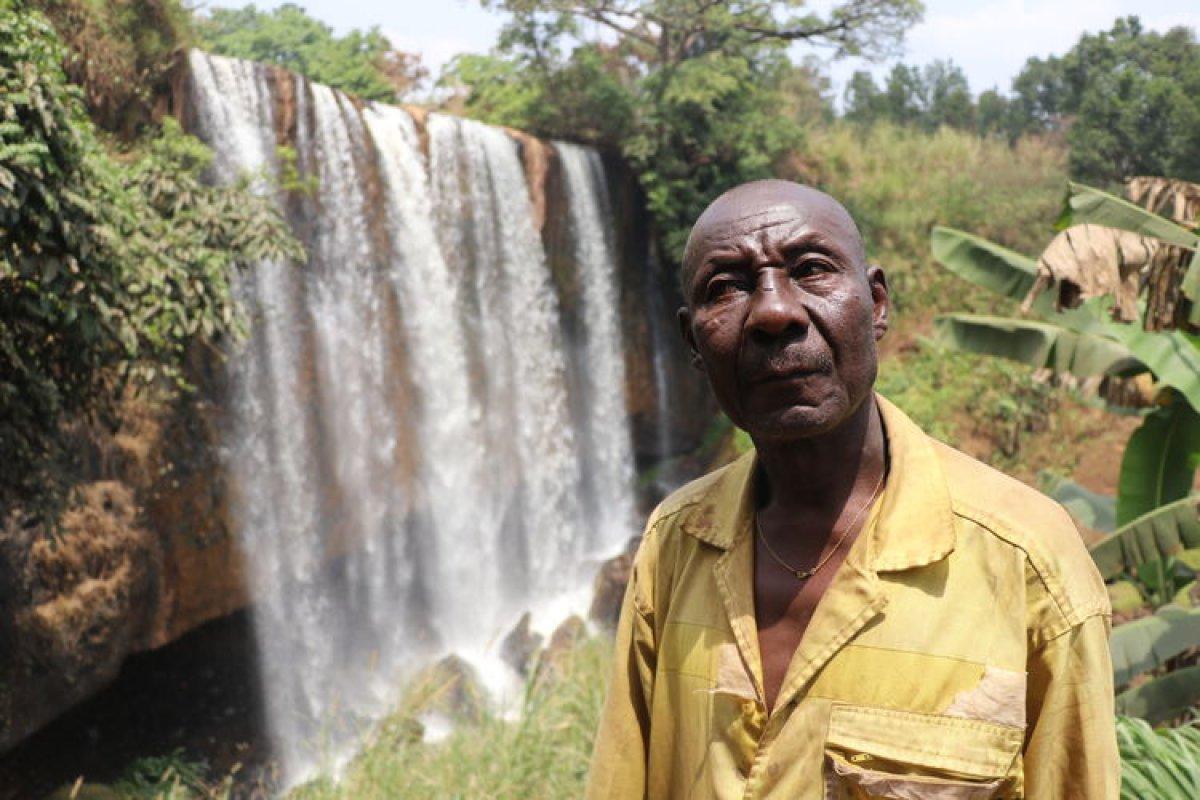 Sömürgecilerin öldürdüğü yakınlarının nehirde yaşadığına inanan Bamilikeler