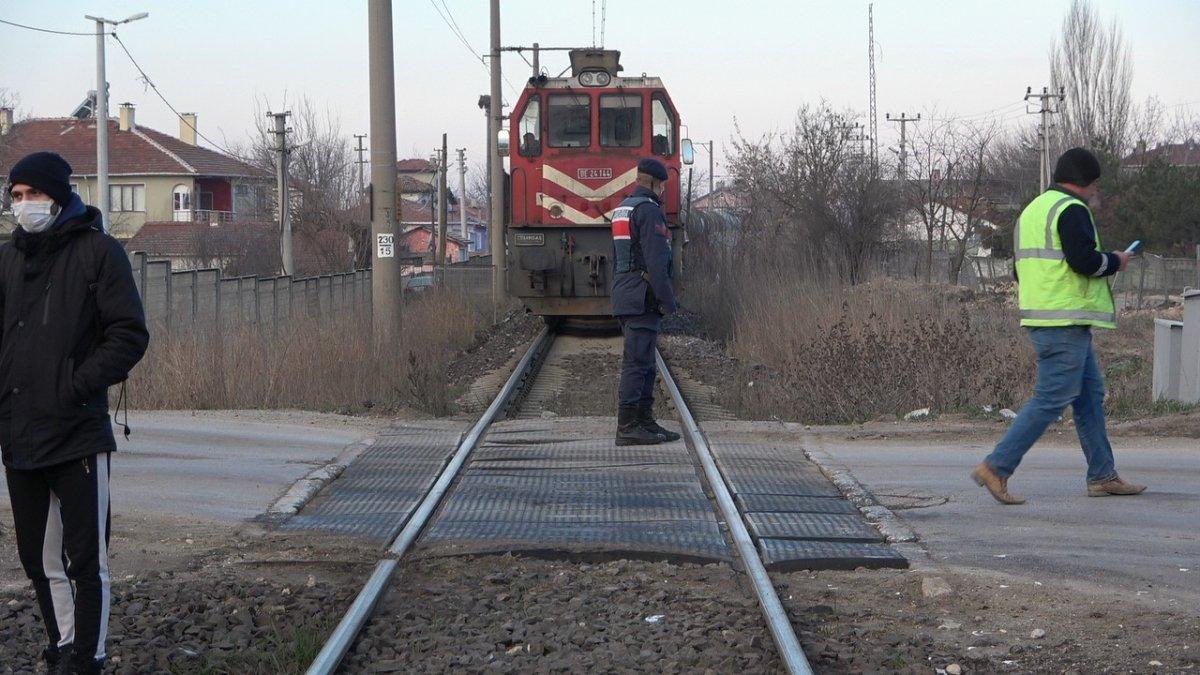 Kırklareli'nde yolcu treni işçi sevisine çarptı