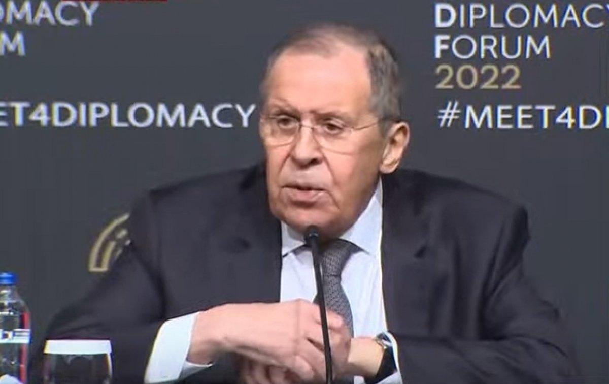 Ukraynalı gazetecinin sorusu Lavrov'u kızdırdı