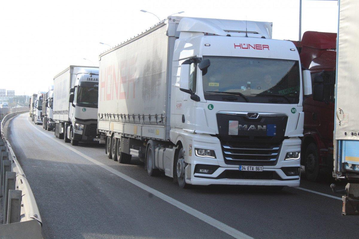 İstanbul yolunda 8 kilometrelik kuyruk