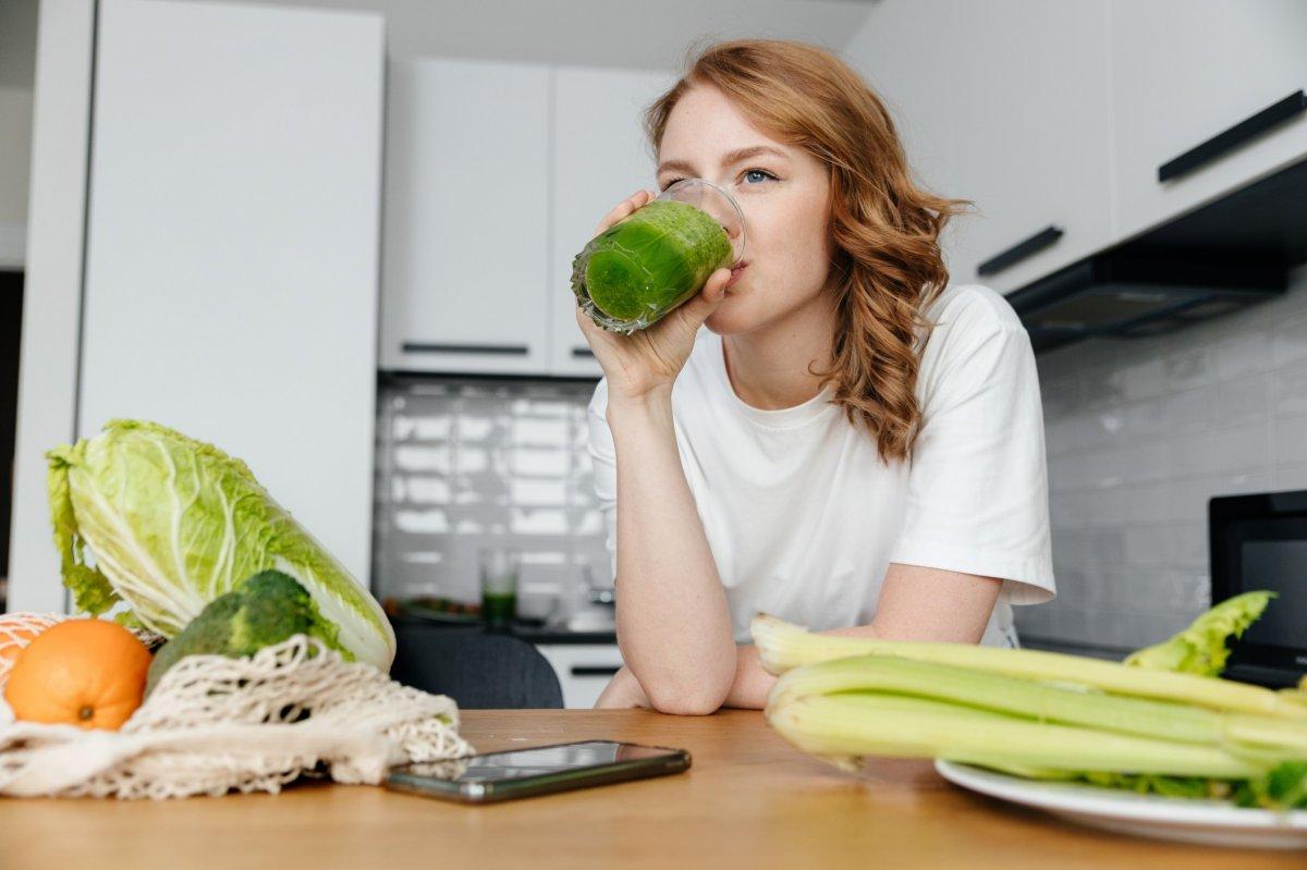 Büyük kısıtlamalar olmadan detoks yapmak için 9 ipucu