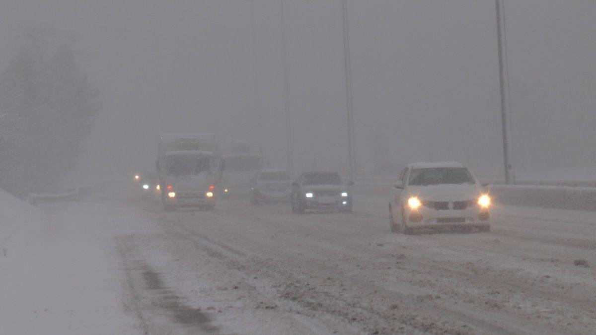 İstanbullulardan kar tepkisi: Ekrem İmamoğlu sınıfta kaldı