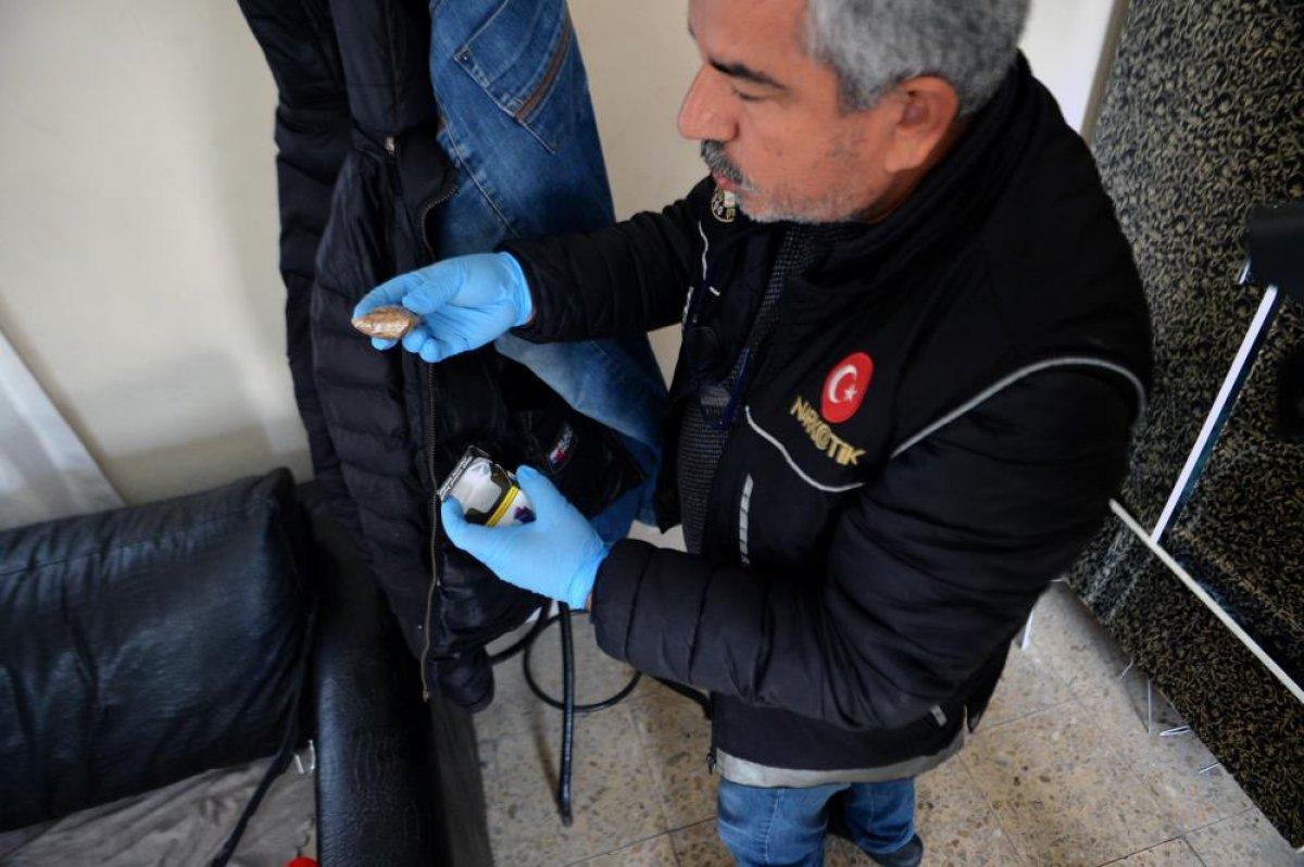 Adana'da bonzai yakalatan şahıs hüngür hüngür ağladı