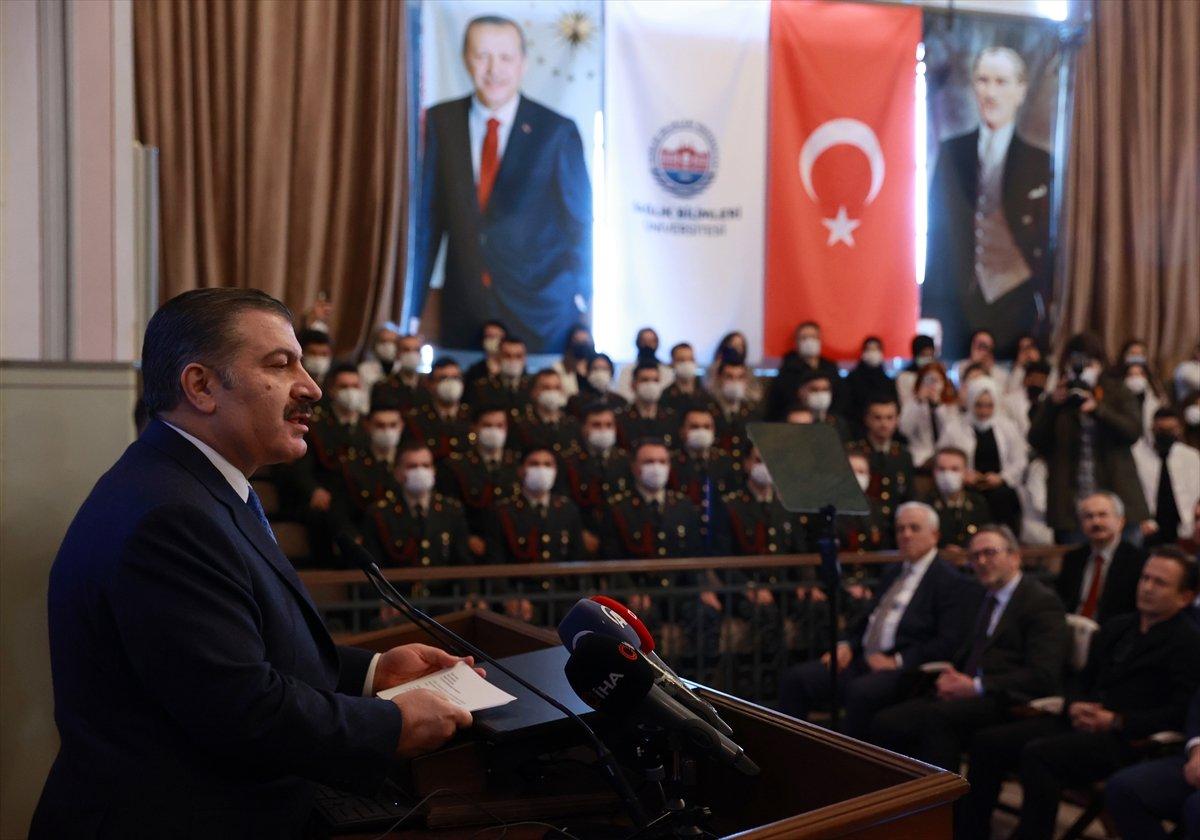 Fahrettin Koca sağlıkçılarla buluştu