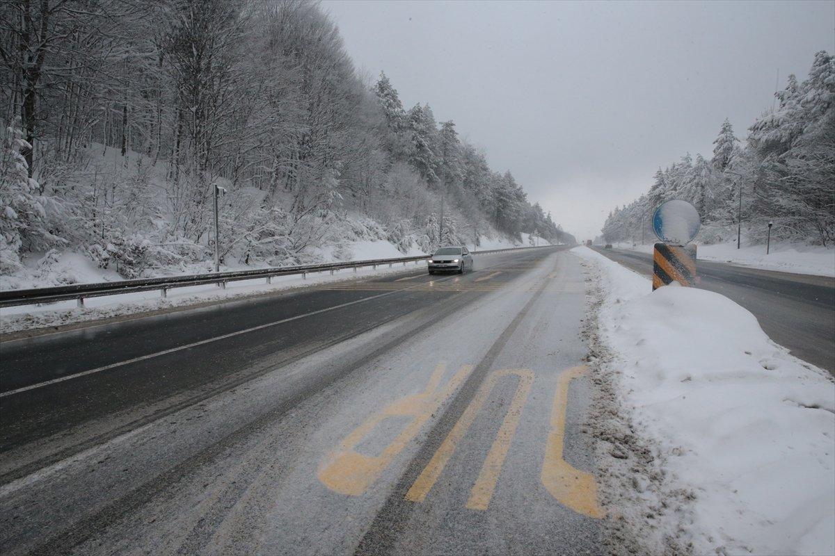 Bolu Dağı Tüneli'nde kar ve sis etkili