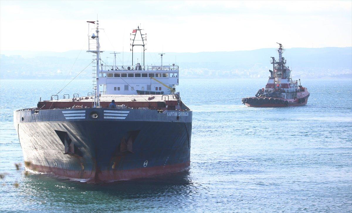 Rus limanlarında bekleyen 17 gemi daha yola çıktı