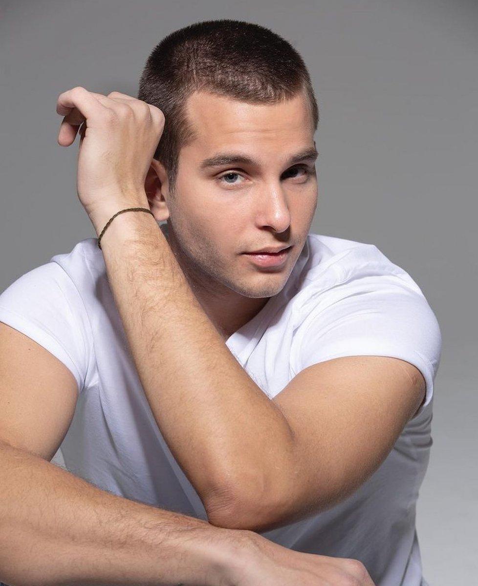 Mehmet Aslantuğ ve Arzum Onan'ın oğlu Can Aslantuğ oyuncu oluyor