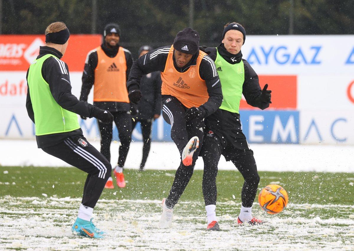 Galatasaray'dan derbiyi erteleyin başvurusu