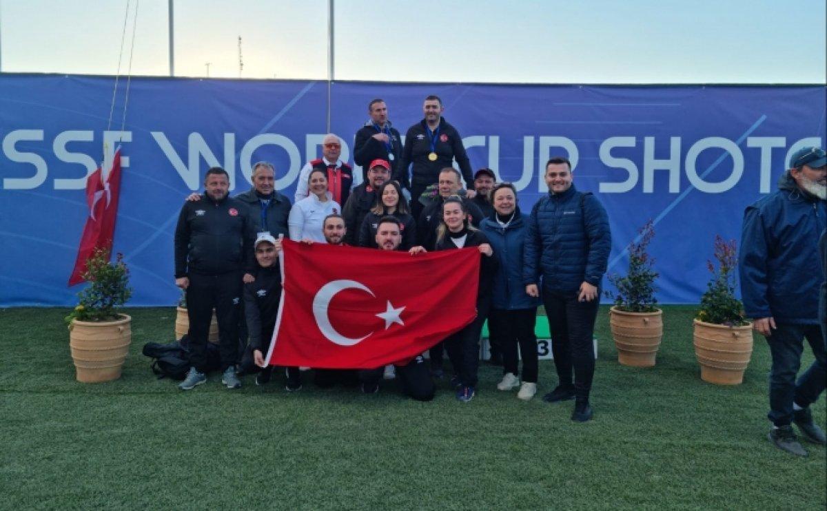 Milli sporcu Oğuzhan Tüzün'den altın madalya