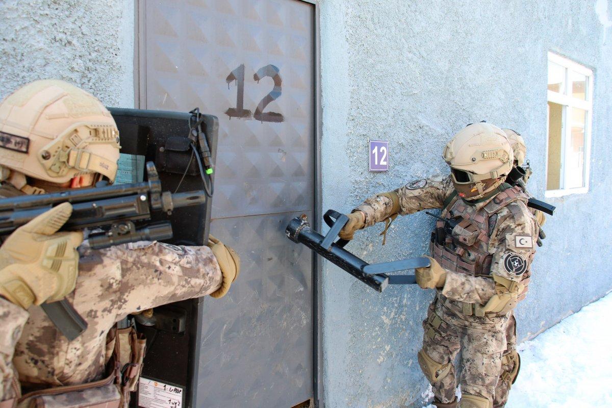 Sanal Taktik Eğitim Merkezi'nde, PÖH'lerden gerçeği aratmayan tatbikat