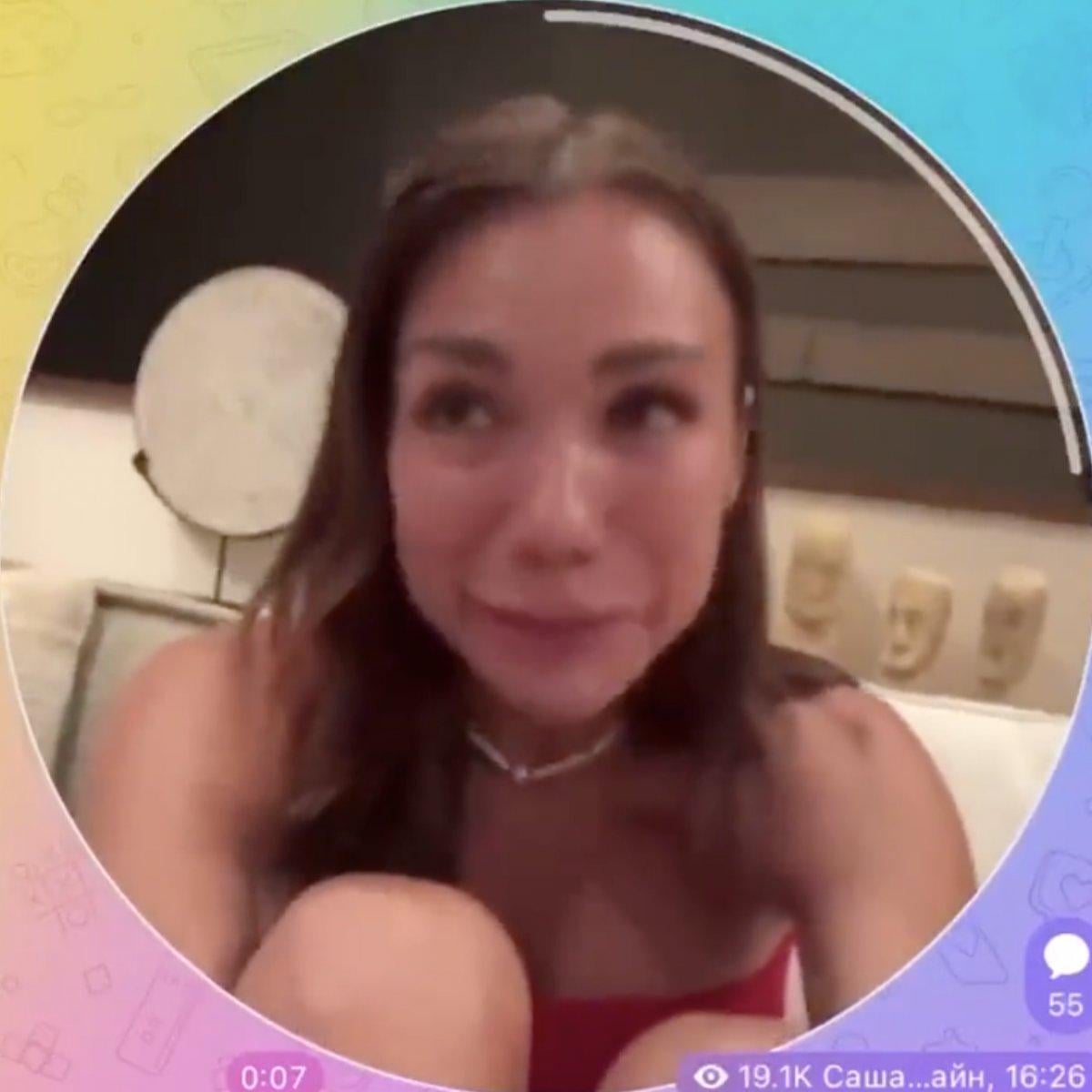 Rus Instagram fenomenleri ağlayarak veda etti