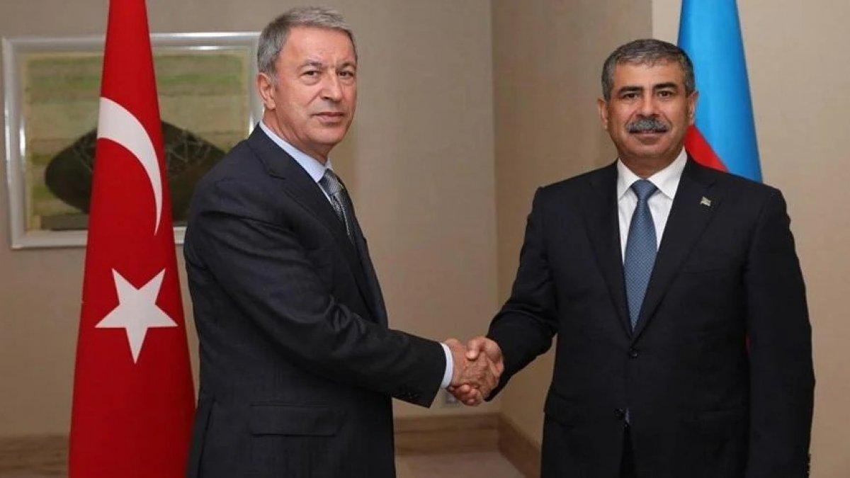 Hulusi Akar, Azerbaycanlı mevkidaşıyla telefonda görüştü