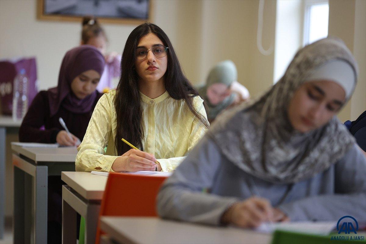 14 yıllık yaşamına 2 göç sığdıran Kırım Türkü, Türkiye'ye geldi