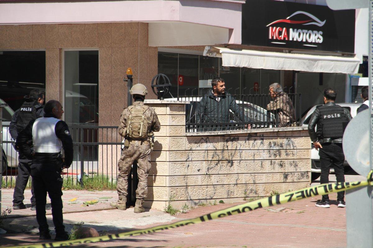 Antalya’da açığa alınan özel harekatçı, polis eşine silahla tehditler savurdu