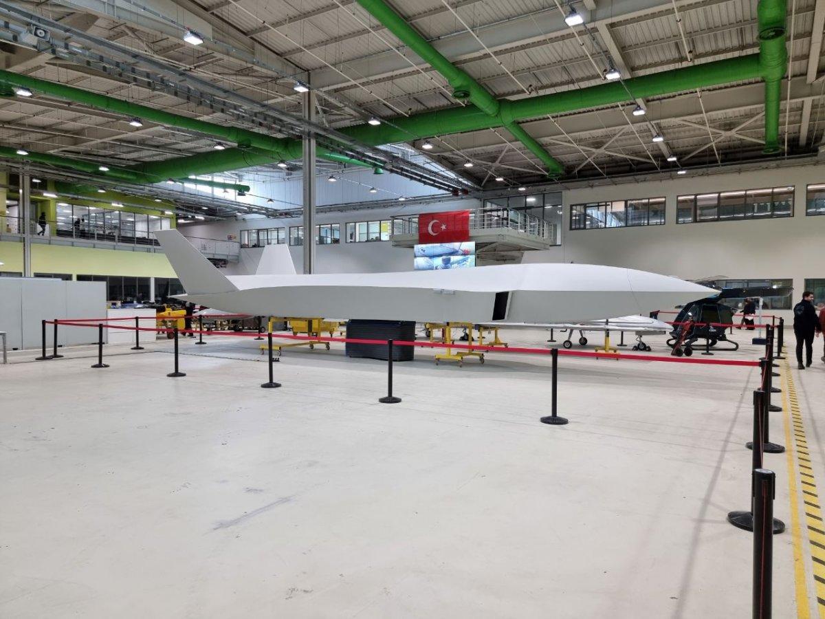 Selçuk Bayraktar'dan milli insansız savaş uçağı paylaşımı