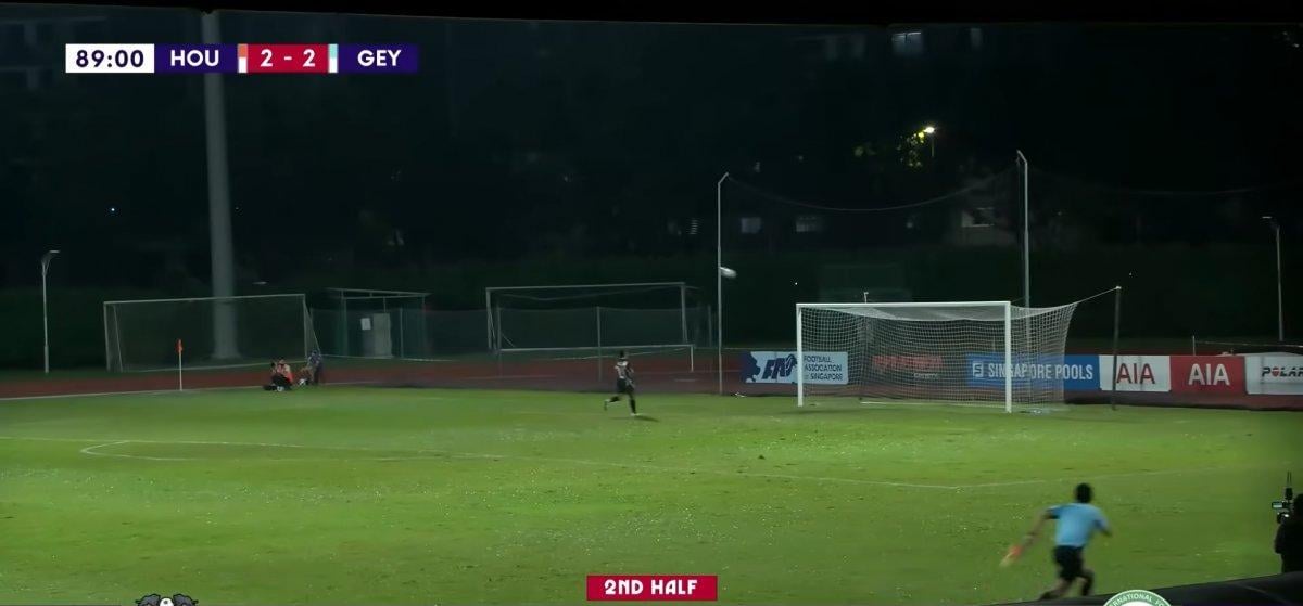 Andre Moritz'den orta saha golü