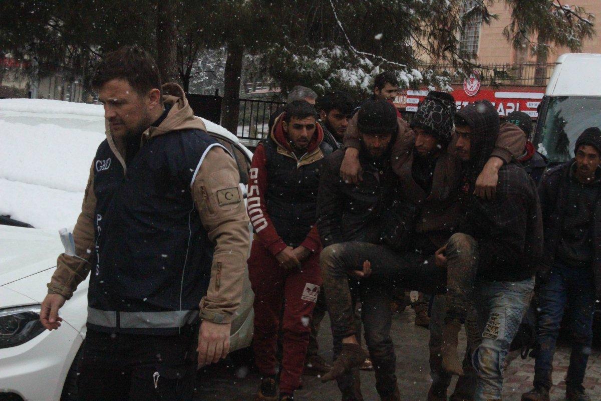 Kilis’te 24 kaçak göçmen yakalandı
